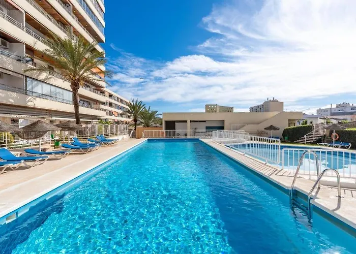 Stunning Seaviews Close To