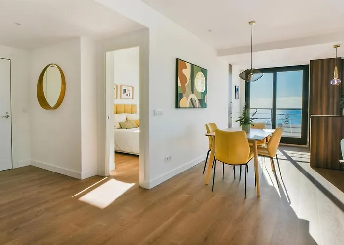 Stunning Seaviews Close To