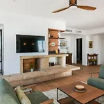 Stunning Seaviews Close To Apartman