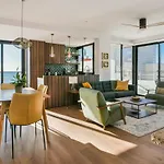 Διαμέρισμα Stunning Seaviews Close To *